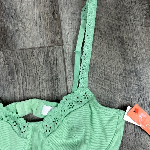 Colsie Green Eyelet Bralette Top‎ - Picture 5 of 13